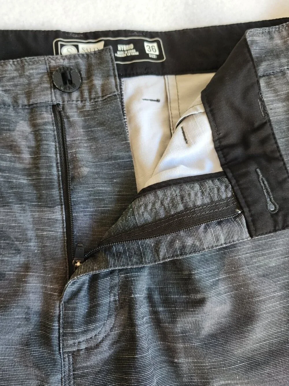 Salty Crew camo hybrid shorts Size 36